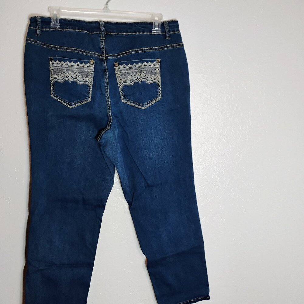 Avenue Plus Size 18A Stretch Jeans Lace Pocket Straight Leg